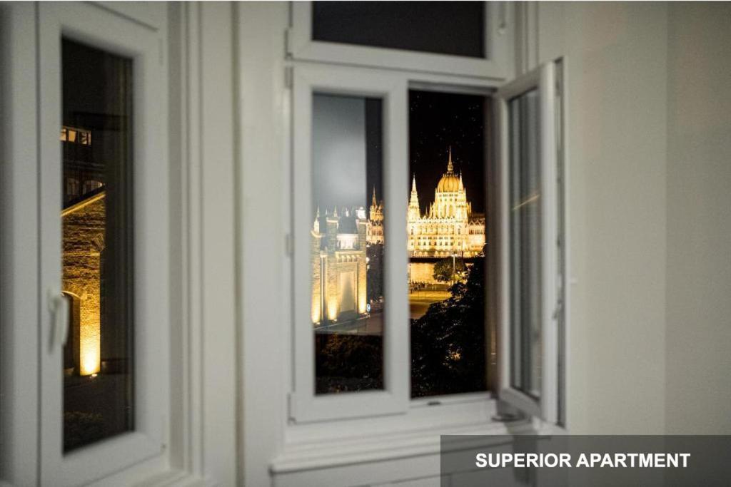 Bpr Agathe Elegant Suite With Parliament View Budapest Luaran gambar