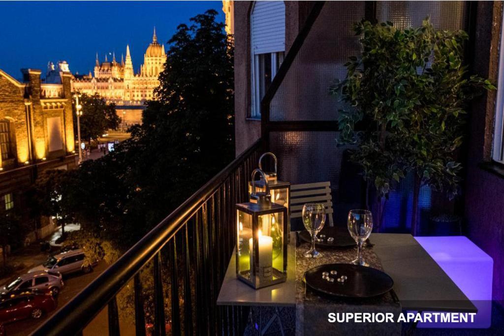 Bpr Agathe Elegant Suite With Parliament View Budapest Luaran gambar