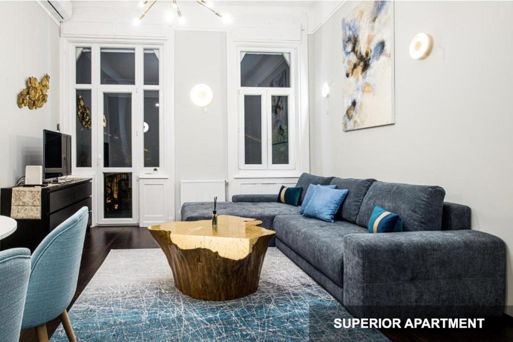 Bpr Agathe Elegant Suite With Parliament View Budapest Luaran gambar