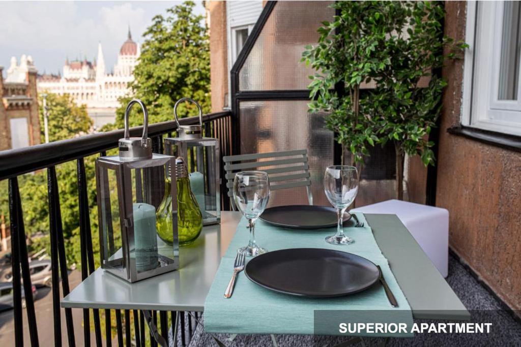 Bpr Agathe Elegant Suite With Parliament View Budapest Luaran gambar